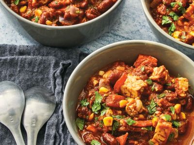 Tempeh-Pilz-Chili mit Mais und Koriander