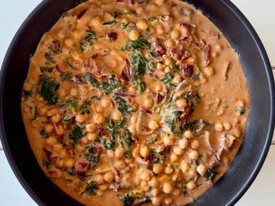Cremiger Butterbohnen-Kohl-Eintopf mit Sonnengetrockneten Tomaten